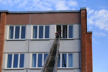 Гродно. Спасатели провели учебную эвакуация в гимназии № 1 города.