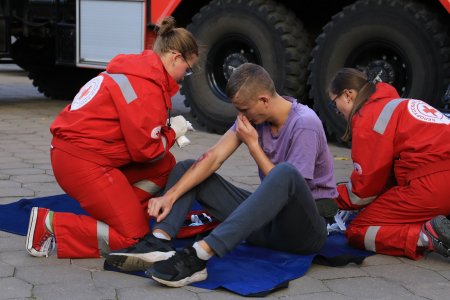 Гродно. Спасатели провели учебную эвакуация в гимназии № 1 города.